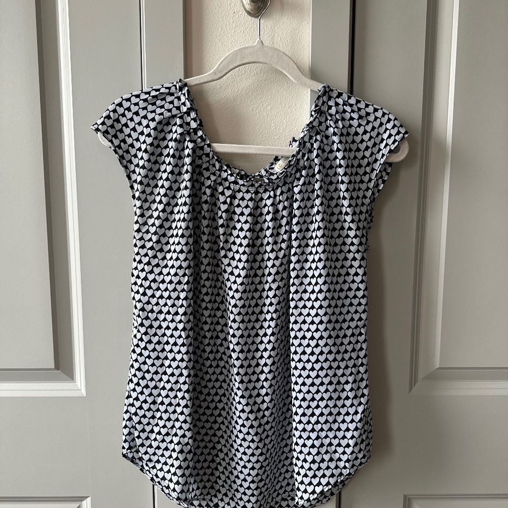 LC  Lauren Conrad - Heart Pattern cap sleeved top